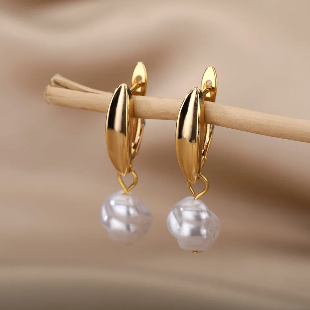 Curved Pearl Earrings