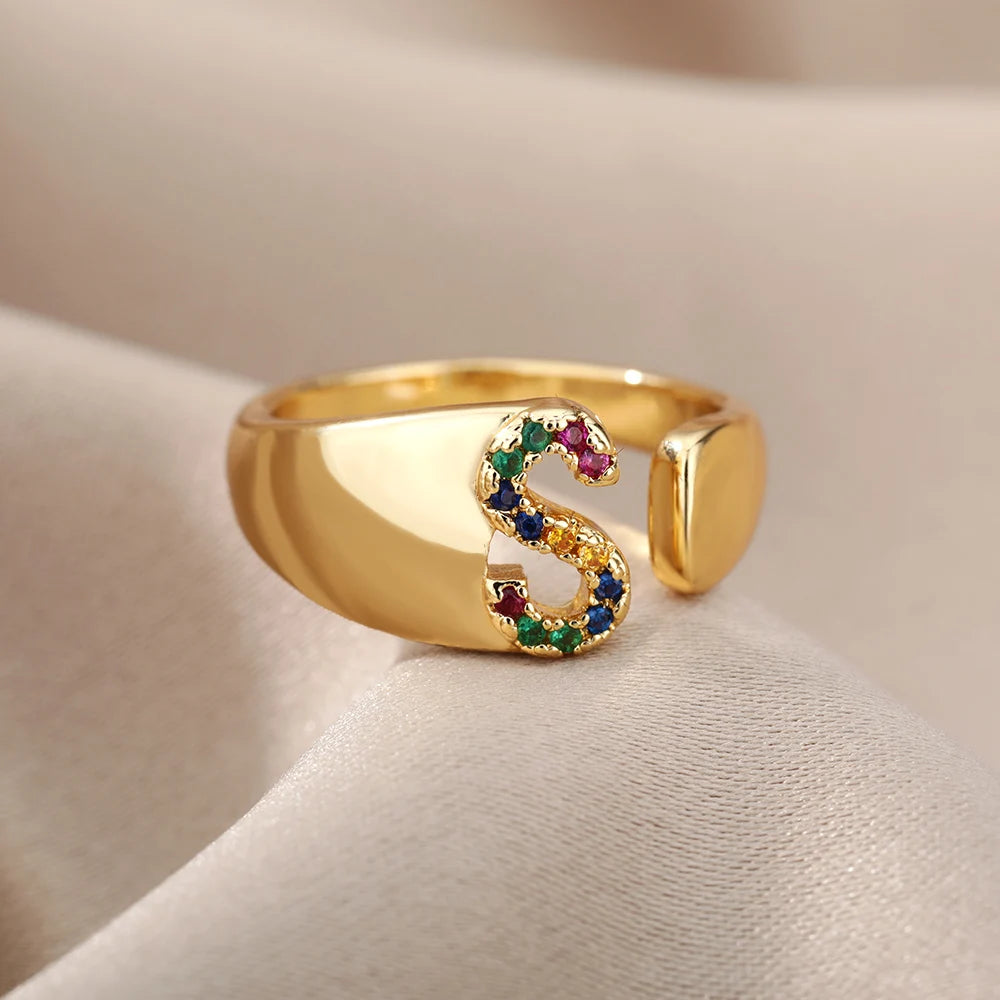 Anillo personalizado con inicial de arcoíris