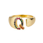 Anillo personalizado con inicial de arcoíris