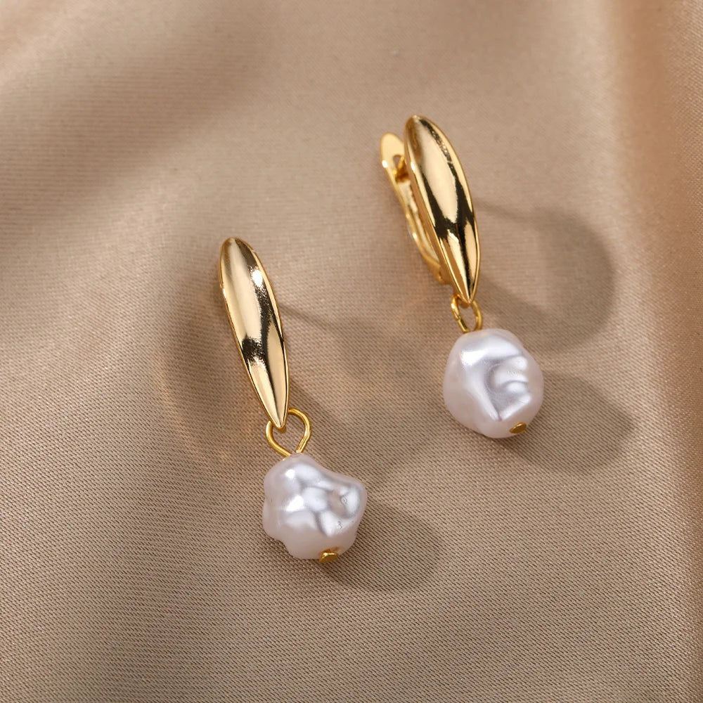 Curved Pearl Earrings