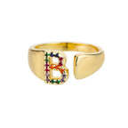 Anillo personalizado con inicial de arcoíris