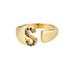 Anillo personalizado con inicial de arcoíris