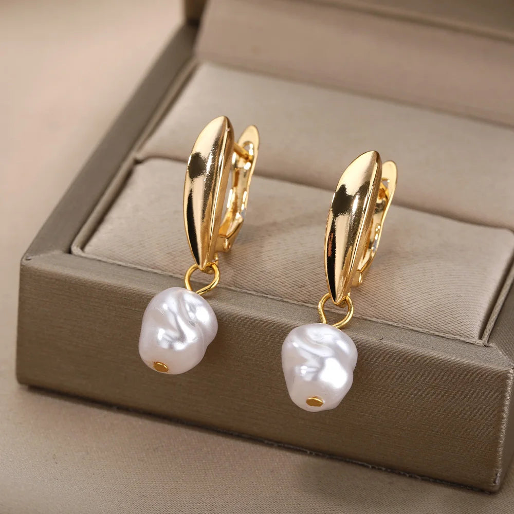 Curved Pearl Earrings