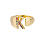 Anillo personalizado con inicial de arcoíris
