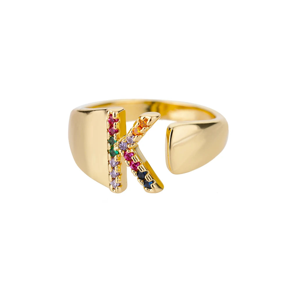 Anillo personalizado con inicial de arcoíris