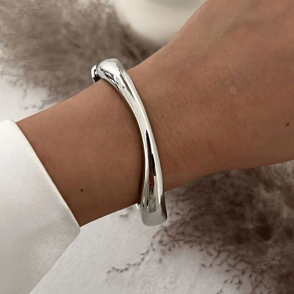 Modern Minimalist Bangle