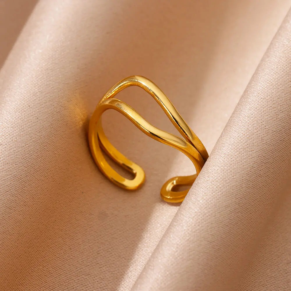 Minimalist Wave Ring