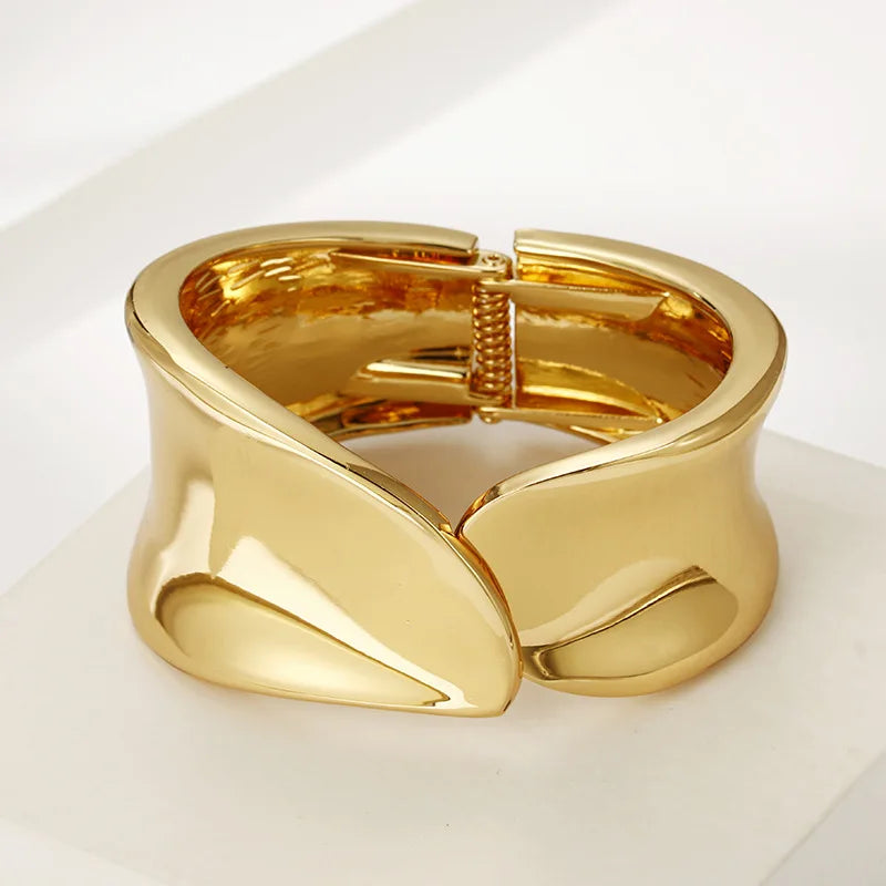 Sculptural Overlap Bangle
