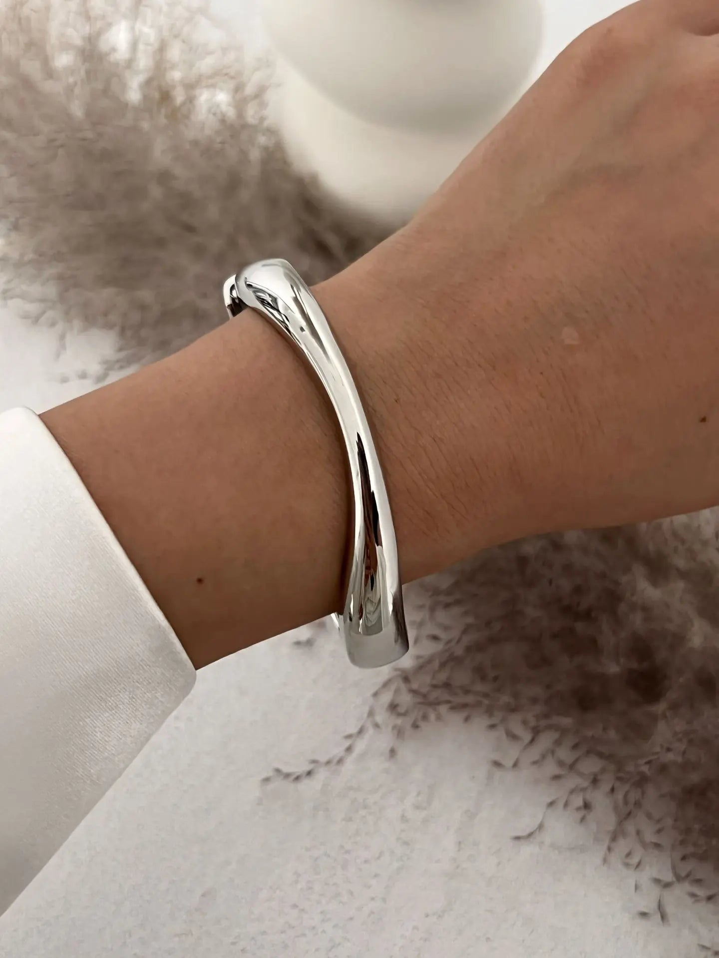 Modern Minimalist Bangle