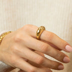 Anillo grueso en forma de cúpula
