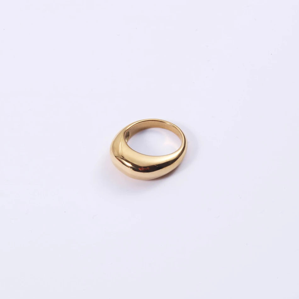 Anillo grueso en forma de cúpula